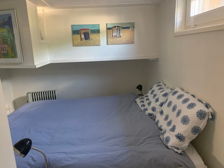 bedroom in houseboat